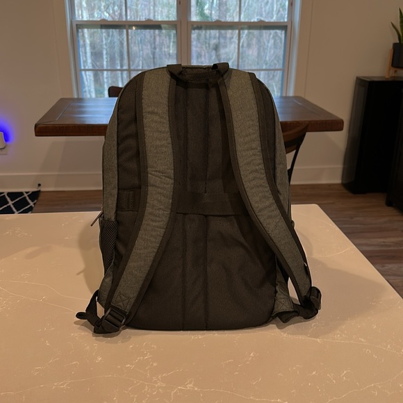 Case Logic Backpack - Picture 3 of 4